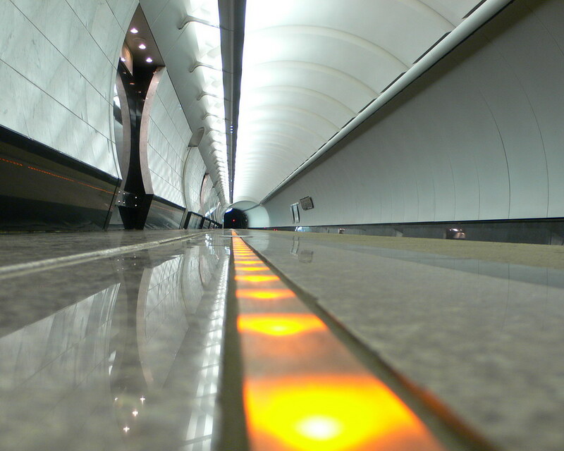 Metrôs de Moscou - Estação Mezhdunarodnaya, St. Petersburgo – inalgurada em 2006