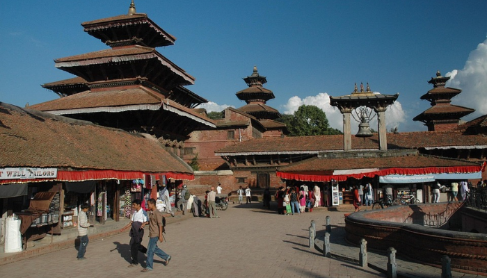 O Nepal é um paraíso para aventureiros e amantes da cultura! Lar do majestoso Monte Everest e de templos ancestrais, o país combina paisagens deslumbrantes, trilhas épicas e uma espiritualidade única. Explore a vibrante Kathmandu, descubra a serenidade de Pokhara e maravilhe-se com a hospitalidade nepalesa. Se você busca experiências autênticas e inesquecíveis, o Nepal é o destino perfeito! 🌄✨