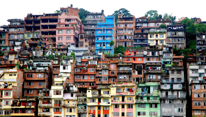 O Nepal é um paraíso para aventureiros e amantes da cultura! Lar do majestoso Monte Everest e de templos ancestrais, o país combina paisagens deslumbrantes, trilhas épicas e uma espiritualidade única. Explore a vibrante Kathmandu, descubra a serenidade de Pokhara e maravilhe-se com a hospitalidade nepalesa. Se você busca experiências autênticas e inesquecíveis, o Nepal é o destino perfeito! 🌄✨