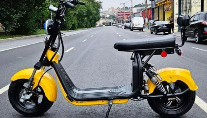 Moto Elétrica Adulto: a solução perfeita para quem busca mobilidade eficiente, sustentável e moderna. Seja para o dia a dia, trabalho ou momentos de lazer, ela combina tecnologia de ponta, economia e consciência ambiental. Com zero emissões de poluentes e baixos custos operacionais, essa escolha não só transforma sua forma de locomoção, mas também contribui para um futuro mais limpo e inteligente. Adote um estilo de vida inovador com a moto elétrica e desfrute de praticidade, silêncio e liberdade em seus deslocamentos. O que você está esperando para dar o próximo passo rumo à mobilidade do futuro?