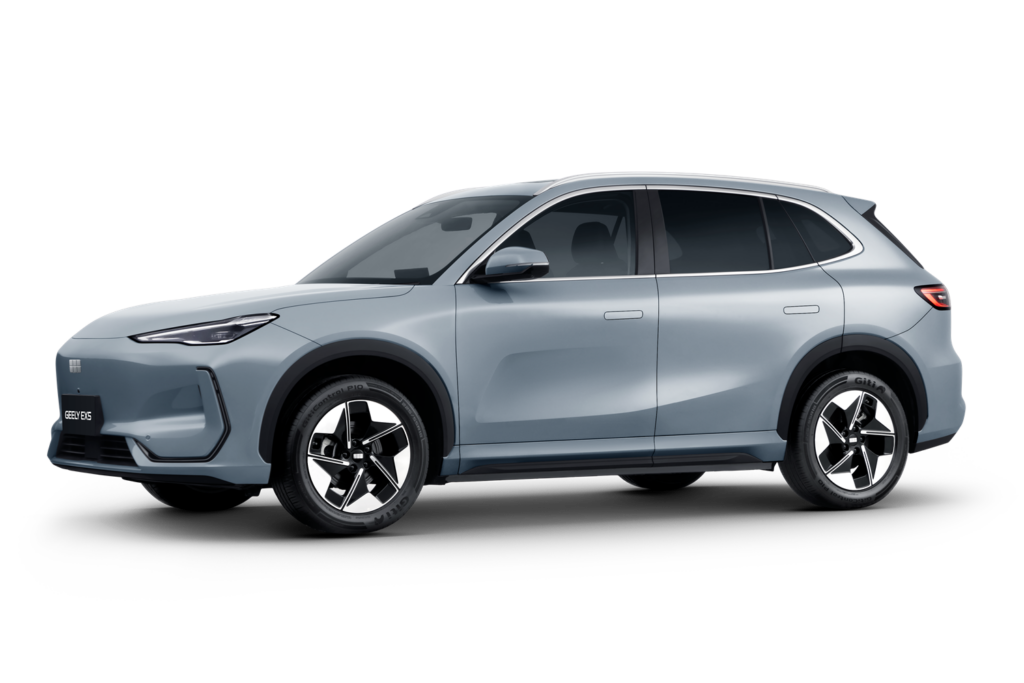 O Geely EX5 não é apenas um SUV — é a expressão moderna de mobilidade inteligente. Com design arrojado, linhas elegantes e presença marcante, ele conquista à primeira vista. Mas é ao volante que o EX5 revela seu verdadeiro poder: um motor eficiente aliado a uma condução suave e silenciosa, ideal para quem busca performance sem abrir mão do conforto.
