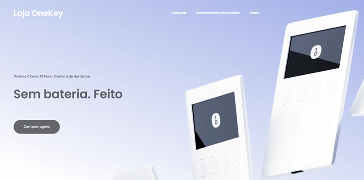 A sua busca pelo "OneKey Classic 1S GANHE Curso Completo" se refere a uma promoção ou oferta que associa a compra da hardware wallet (carteira de hardware) OneKey Classic 1S com um benefício adicional, que é um Curso Completo (provavelmente sobre criptomoedas, segurança, ou uso da própria carteira).
O produto principal é a OneKey Classic 1S, que é:
Uma Carteira de Hardware (Hardware Wallet): Um dispositivo físico projetado para armazenar as chaves privadas de criptomoedas de forma offline (armazenamento frio), oferecendo um alto nível de segurança contra hackers e malwares.
Características Principais:
Segurança: Utiliza chips de segurança (como EAL6+) e isolamento offline para proteger as chaves privadas, que nunca entram em contato com a internet.
Suporte Amplo: Compatível com mais de 30.000 moedas e tokens e mais de 100 blockchains (incluindo Bitcoin, Ethereum, Solana, etc.).
Conectividade: Possui conexão USB-C e, dependendo da versão, pode ter Bluetooth.
Visualização Clara: Oferece visualização clara das transações para que o usuário possa confirmar os detalhes na tela do dispositivo antes de assinar.
Compatibilidade: Funciona com o aplicativo OneKey e se conecta com carteiras de navegador populares (como MetaMask, OKX Wallet, etc.).
Versão "1S Pure": É mencionada uma versão Pure que não possui bateria e é projetada para máxima durabilidade e segurança de longo prazo (HODL).
O valor agregado do "GANHE Curso Completo" sugere que o revendedor ou parceiro está incluindo um treinamento detalhado. Esse curso provavelmente abrange:
Configuração e Uso da OneKey Classic 1S: Desde o unboxing, anotação da frase de recuperação (seed phrase), criação de PIN, até a atualização de firmware.
Segurança Cripto: Melhores práticas para proteger seus ativos, como o uso de Passphrase (carteira oculta).
Operações Básicas: Como receber, enviar e rastrear criptomoedas utilizando a carteira de hardware em conjunto com o software/aplicativo da OneKey.
Em resumo, a oferta é uma combinação de segurança de nível industrial para suas criptomoedas (a hardware wallet OneKey Classic 1S) com o conhecimento necessário para utilizá-la e navegar no mundo cripto com segurança (o Curso Completo).