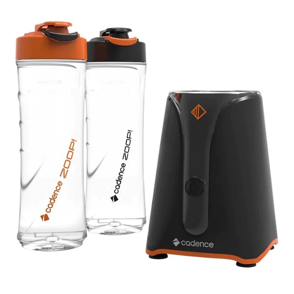 Liquidificador Portátil Blender Zoop Contrast 127V com 2 Jarras Cadence é a escolha perfeita para quem busca praticidade, estilo e rapidez no preparo de vitaminas, shakes e sucos. Compacto, moderno e ideal para a rotina fitness, ele permite preparar e levar sua bebida na mesma jarra. Garanta mais saúde e agilidade no seu dia a dia!