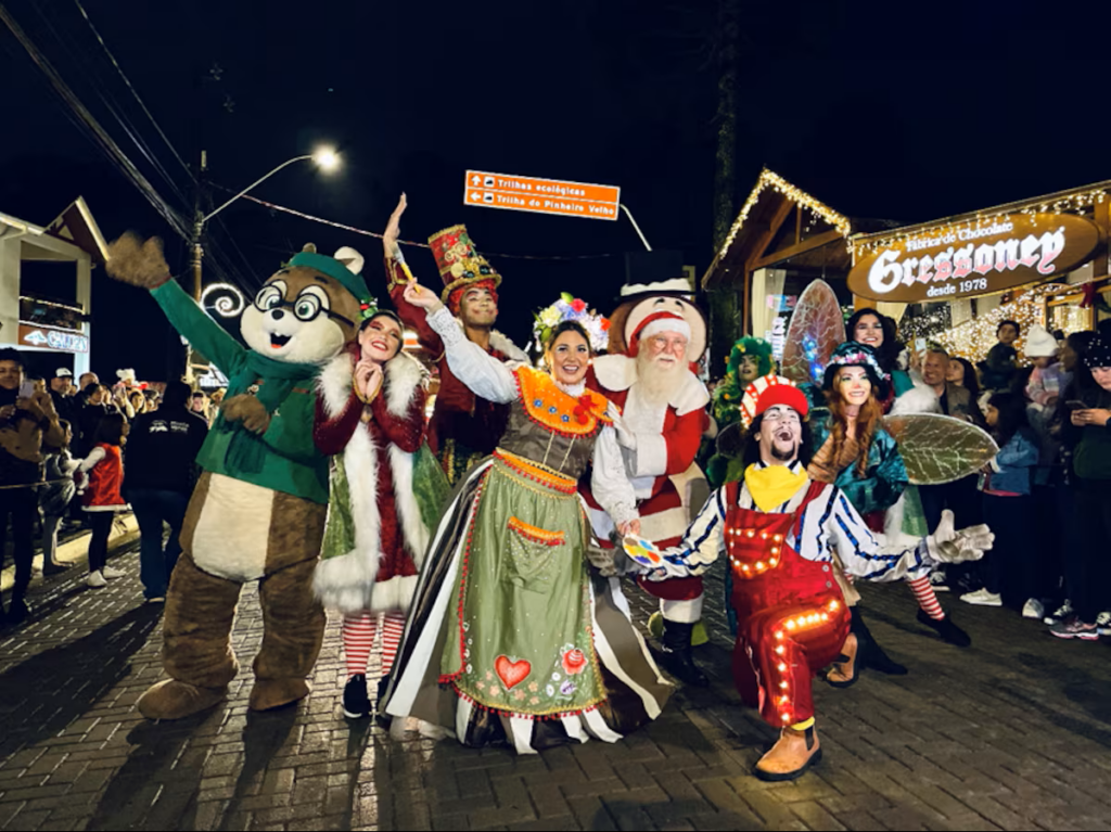 Encantos do Natal em Monte Verde: viva a magia natalina em um dos destinos mais encantadores de Minas Gerais, com luzes deslumbrantes, clima romântico, gastronomia irresistível e atrações que transformam a serra em um verdadeiro cenário de conto de Natal. ✨🎄